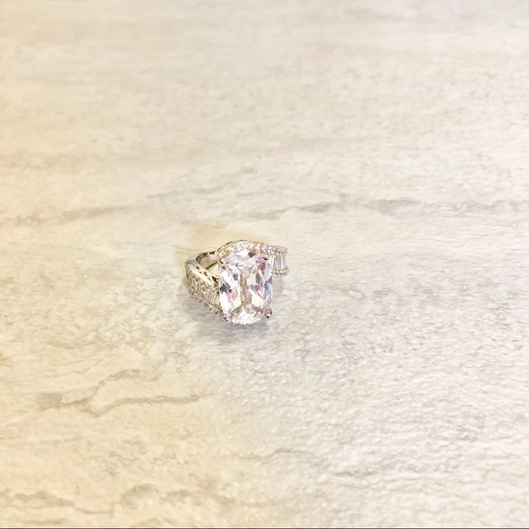 Vintage Jewelry - Sterling Silver 925 Ring